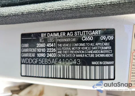 2010 Mercedes-Benz C 300 z USA, uszkodzony, nr VIN WDDGF5EB5AF410043